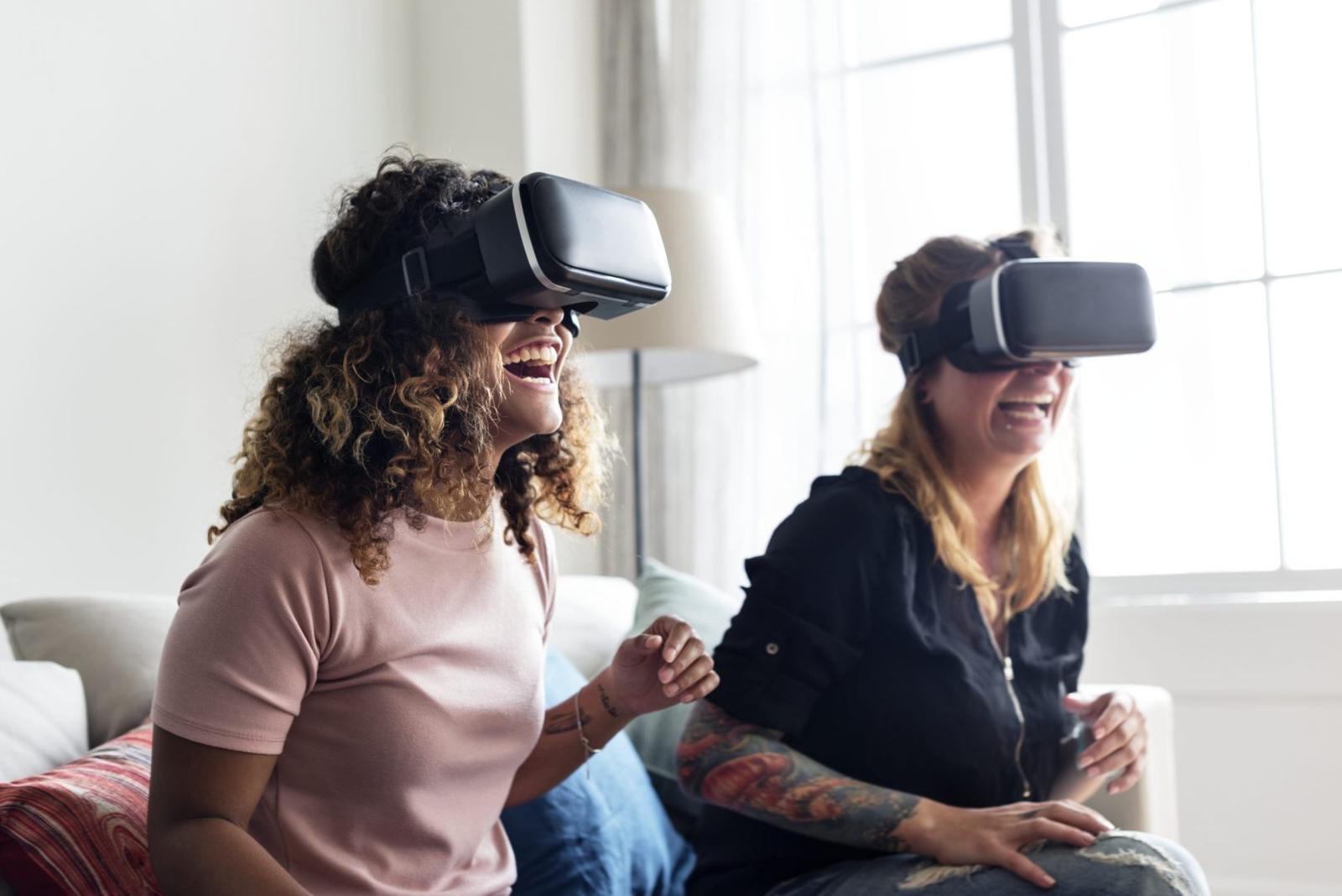 Virtual Reality (VR)  and Privacy